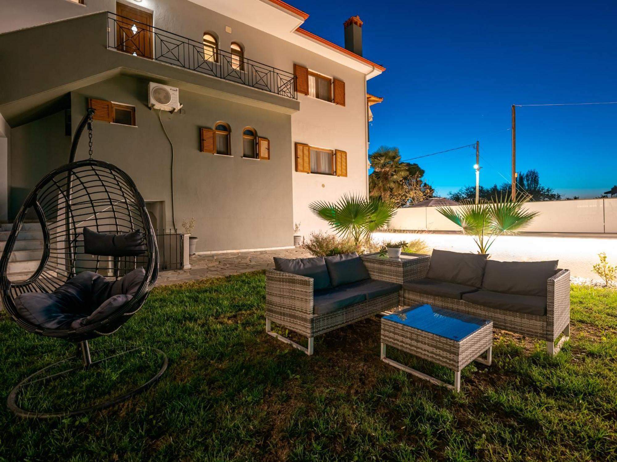 Antony'S Luxury Apartments Никити Екстериор снимка