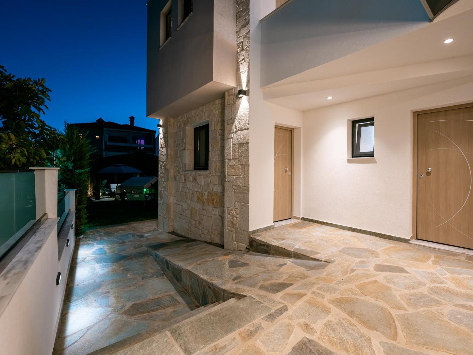 Antony'S Luxury Apartments Никити Екстериор снимка