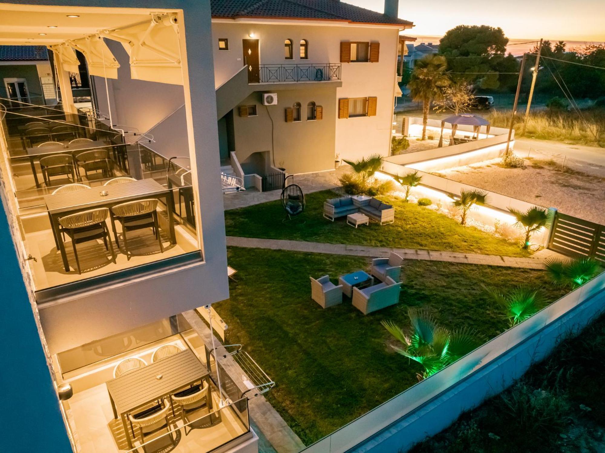 Antony'S Luxury Apartments Никити Екстериор снимка