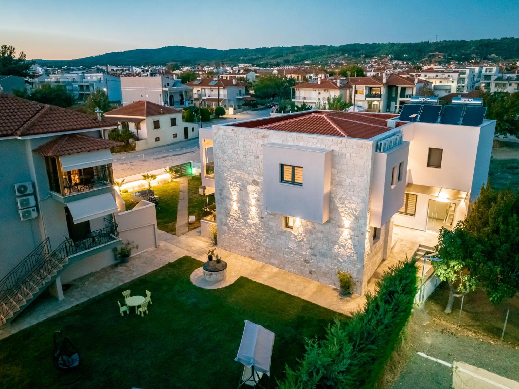 Antony'S Luxury Apartments Никити Екстериор снимка