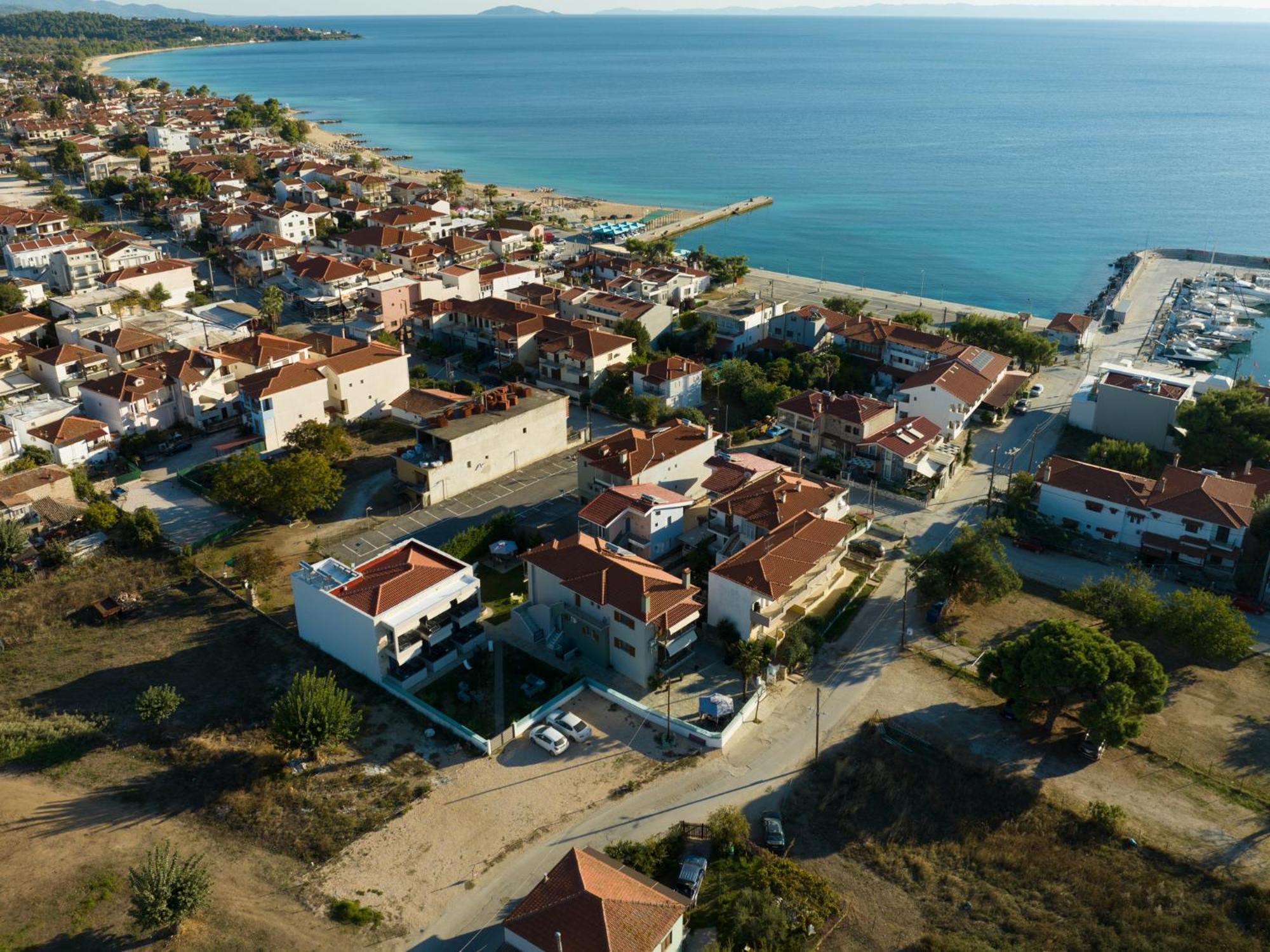 Antony'S Luxury Apartments Никити Екстериор снимка