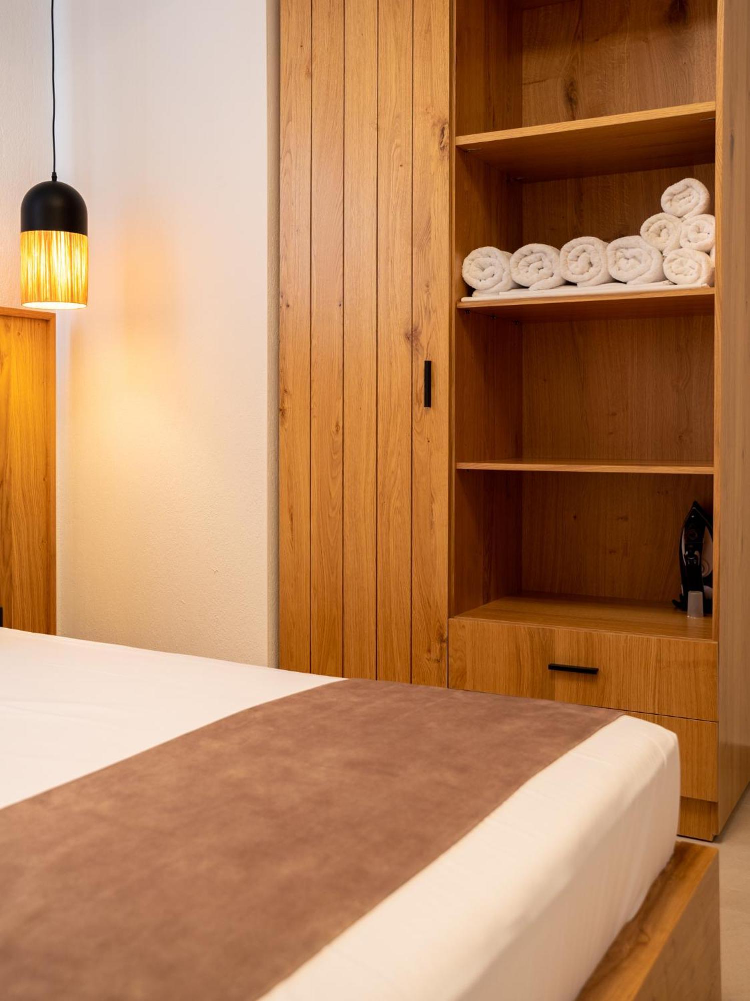 Antony'S Luxury Apartments Никити Екстериор снимка
