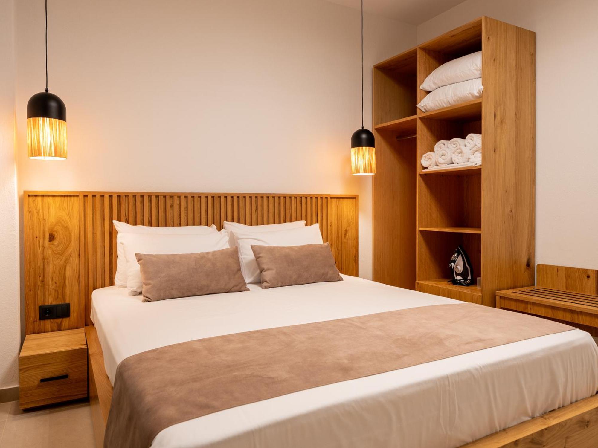 Antony'S Luxury Apartments Никити Екстериор снимка